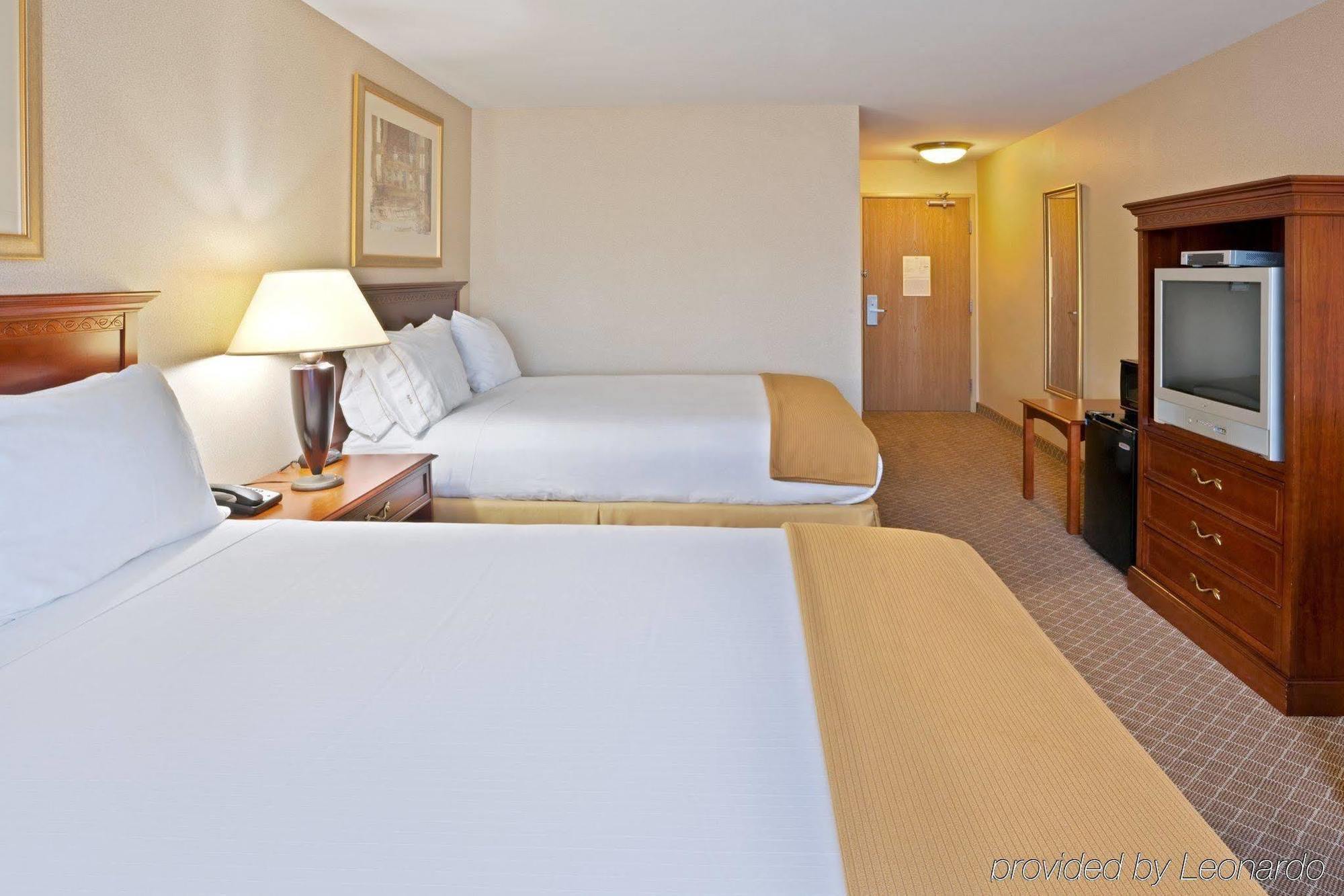 Holiday Inn Express & Suites Lacey - Olympia By Ihg Номер фото