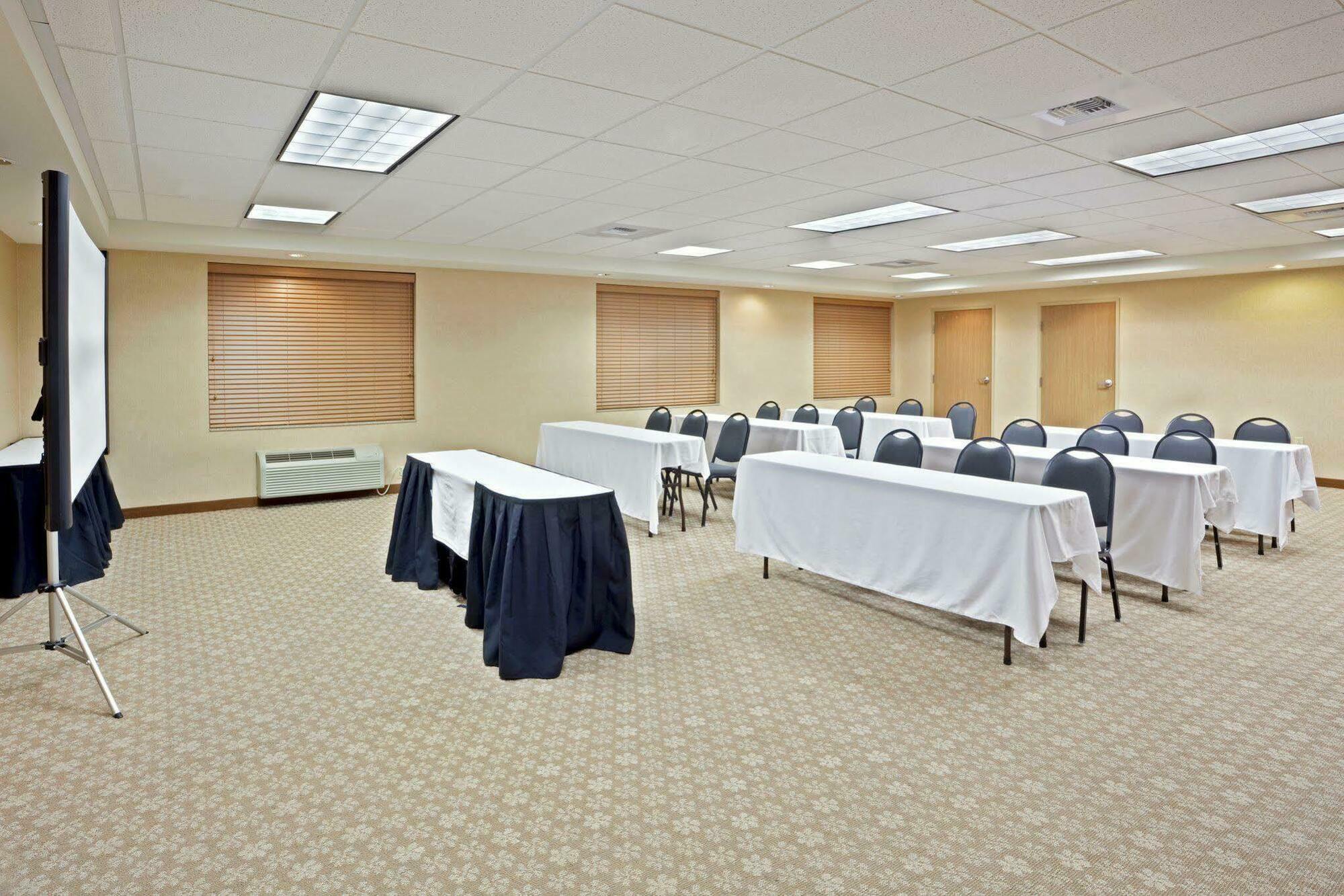 Holiday Inn Express & Suites Lacey - Olympia By Ihg Екстер'єр фото
